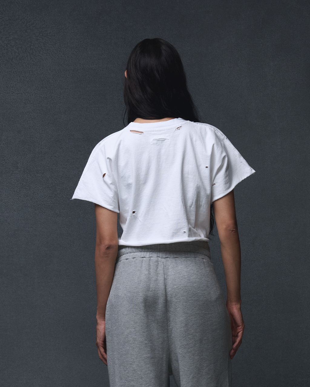 CROPPED FLAGSHIP TEE - DISTRESSED WHITE