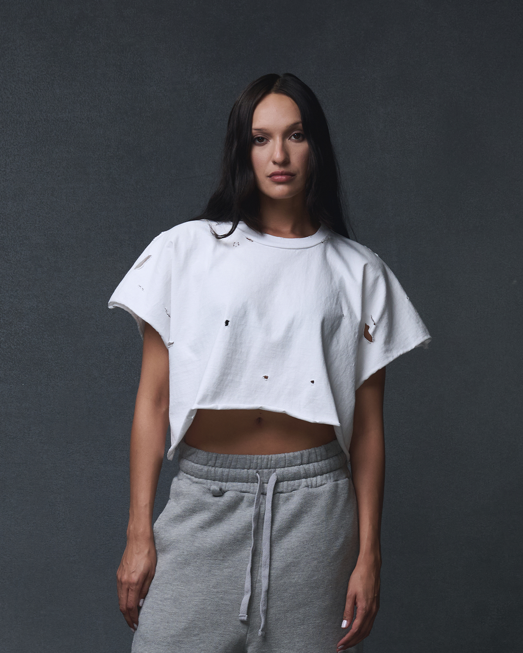 CROPPED FLAGSHIP TEE - DISTRESSED WHITE