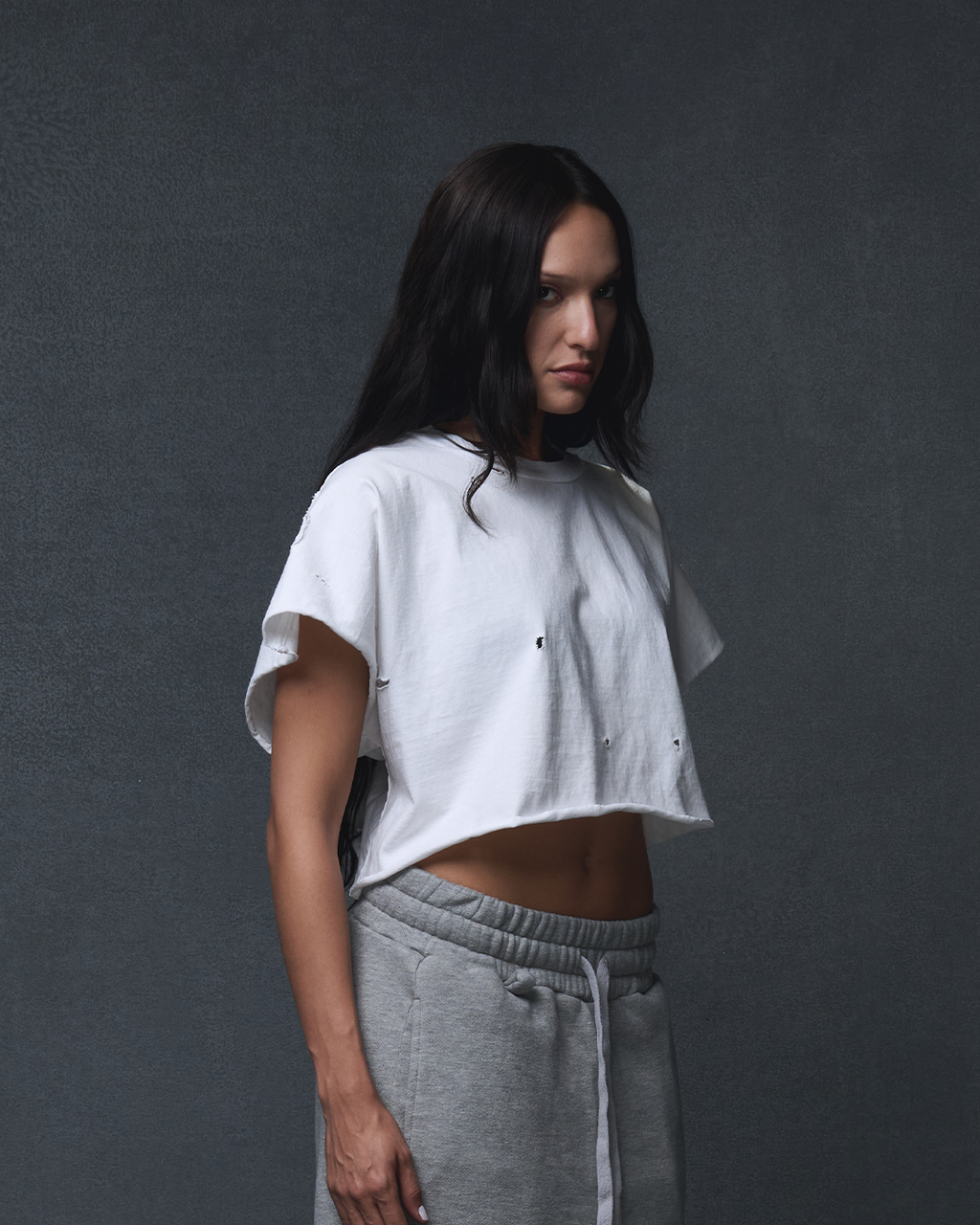 CROPPED FLAGSHIP TEE - DISTRESSED WHITE