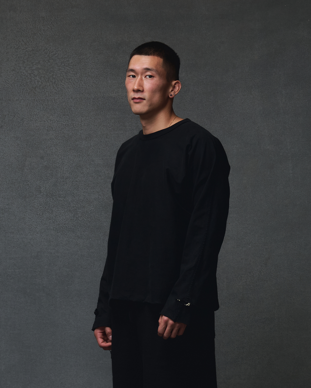 LONGSLEEVE FLAGSHIP TEE - BLACK