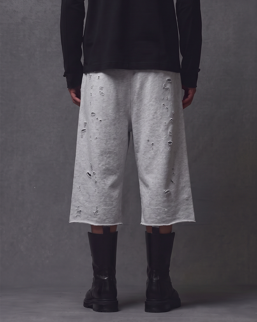 LONG SWEAT SHORT - DISTRESSED HEATHER GREY