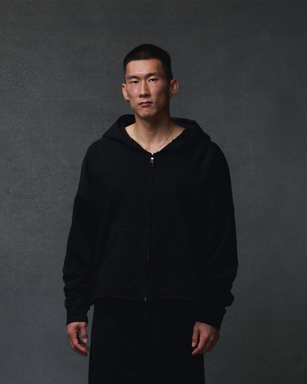 OVERSIZED ZIP UP HOODIE - BLACK