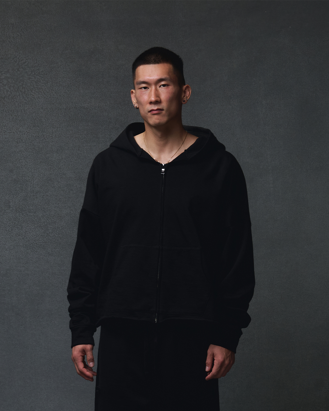 OVERSIZED ZIP UP HOODIE - BLACK