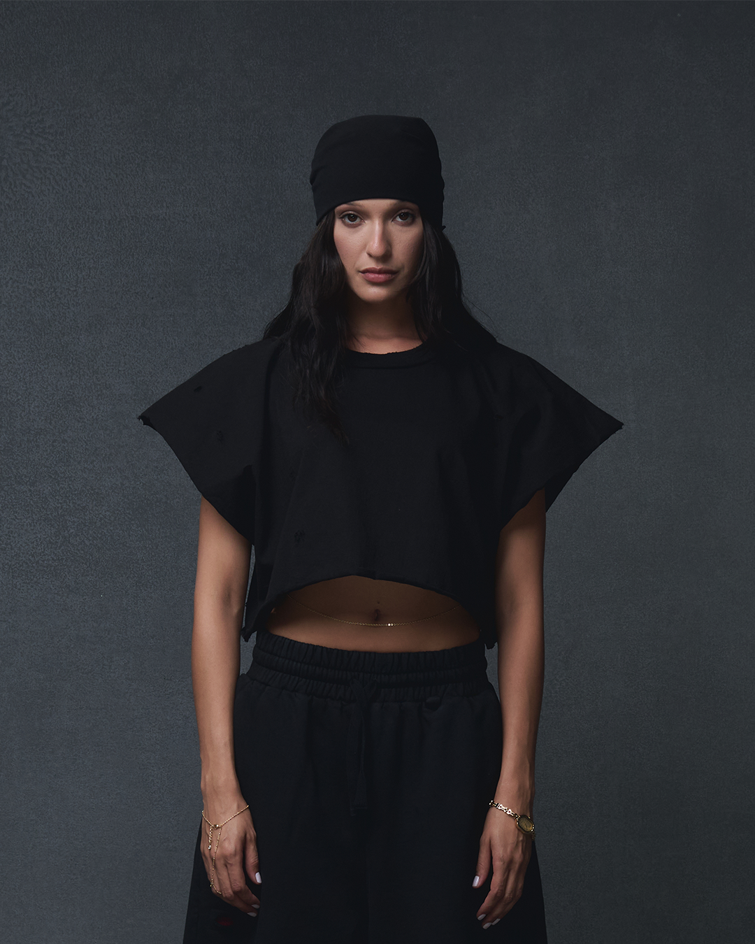 CROPPED FLAGSHIP TEE - DISTRESSED BLACK