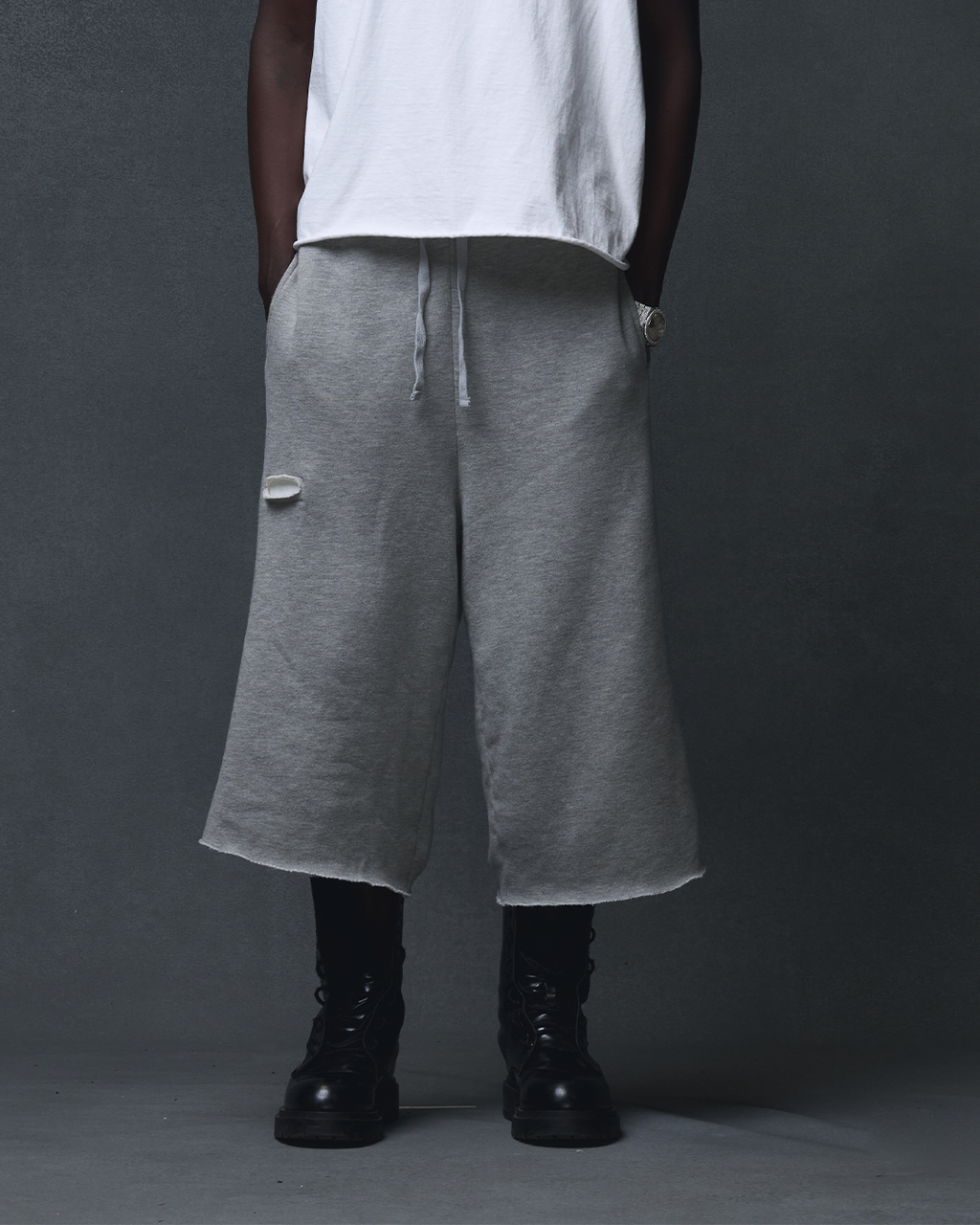 LONG SWEAT SHORT - HEATHER GREY