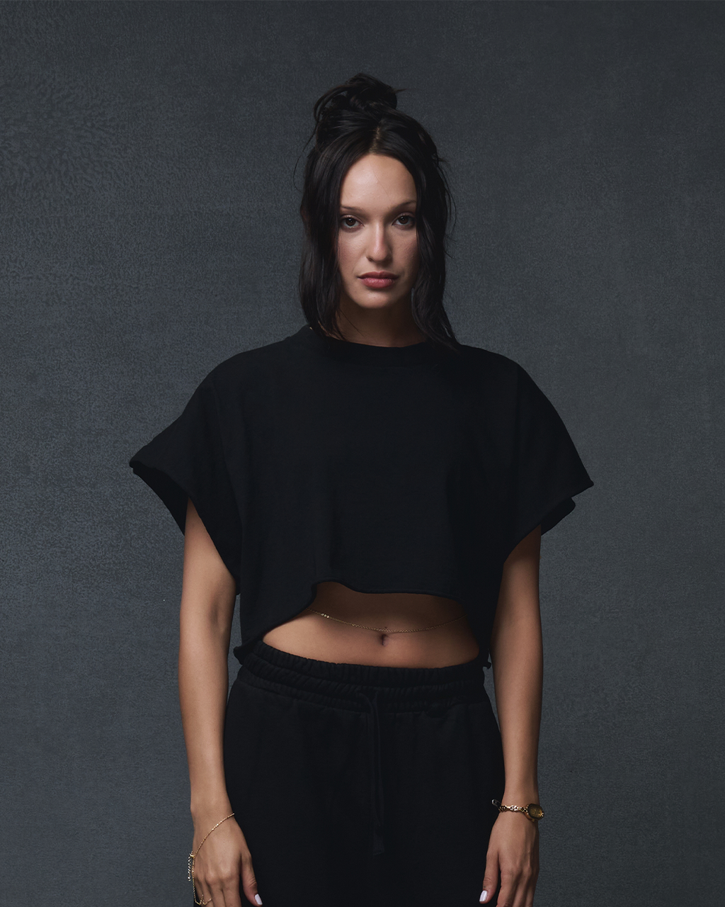 CROPPED FLAGSHIP TEE - BLACK