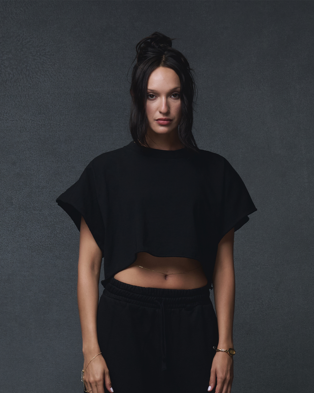 CROPPED FLAGSHIP TEE - BLACK