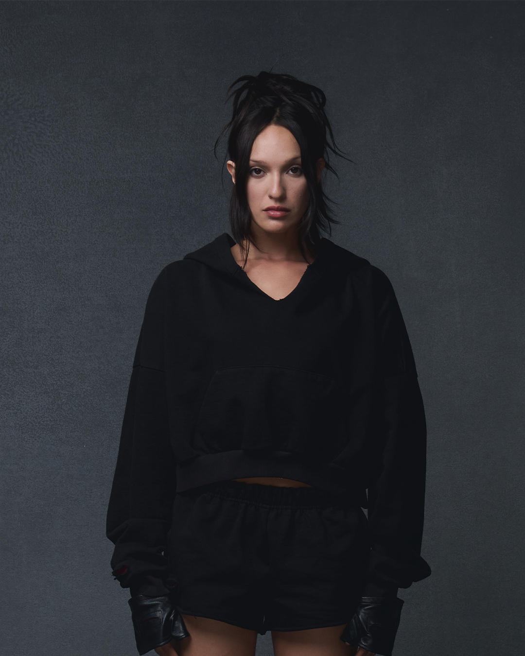 WOMENS CROPPED HOODIE  - BLACK