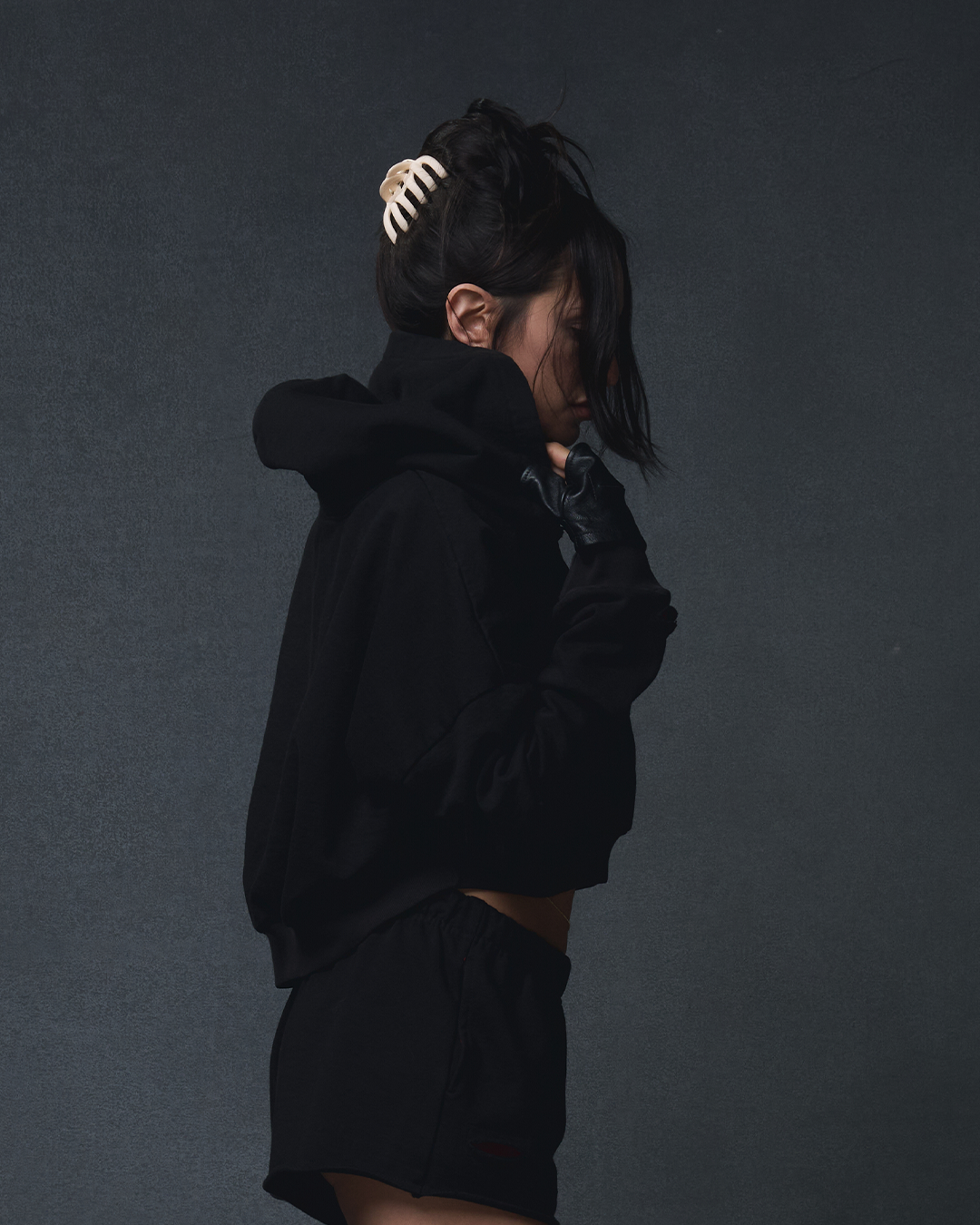 WOMENS CROPPED HOODIE  - BLACK