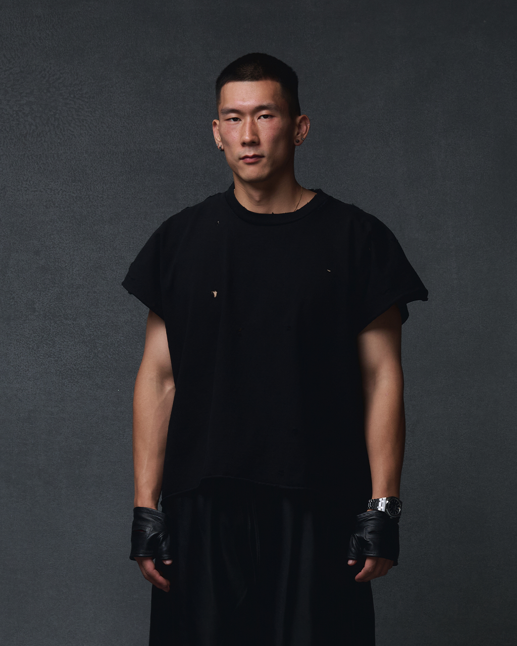 FLAGSHIP TEE - DISTRESSED BLACK