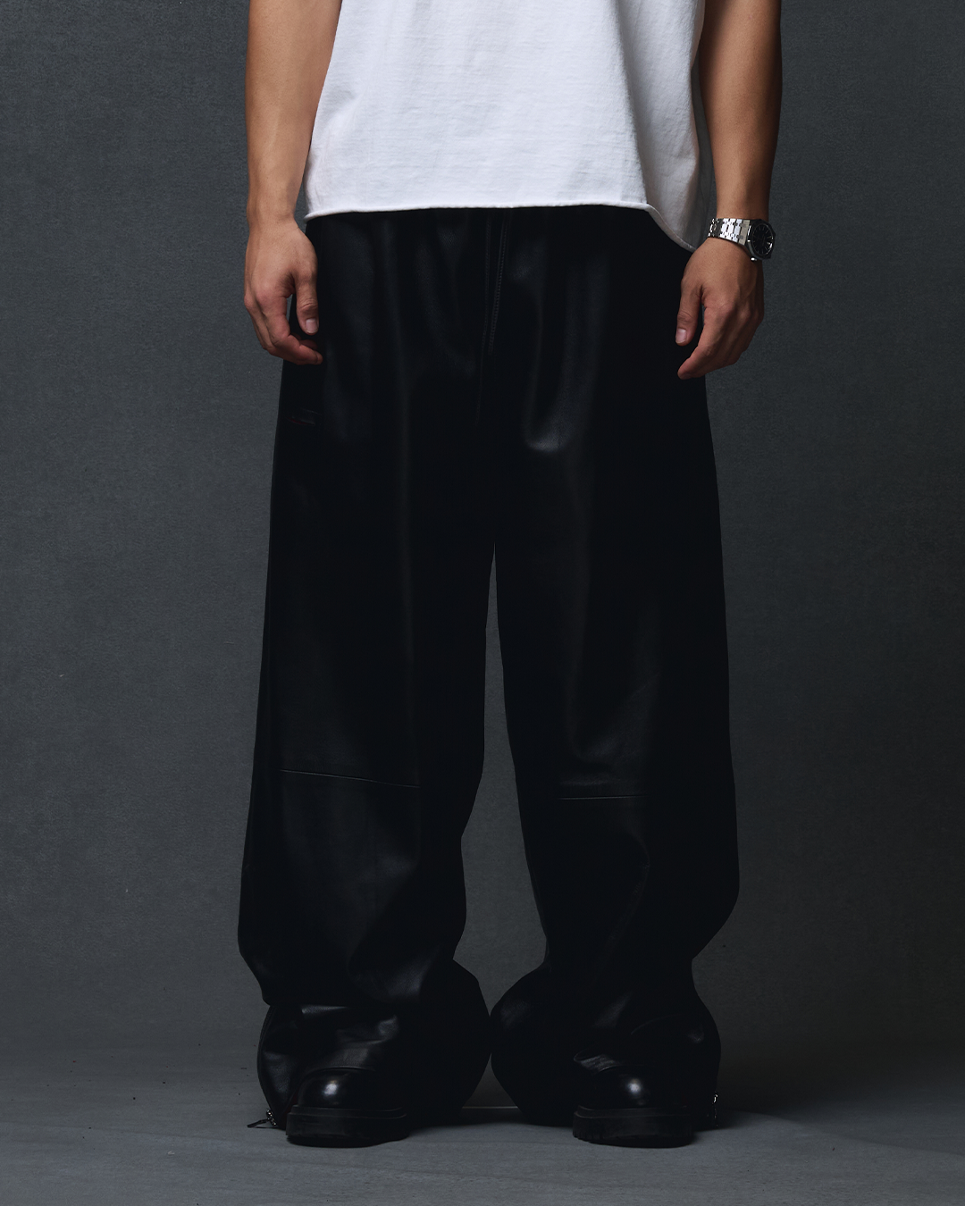 LEATHER ZIPPER PANTS - BLACK