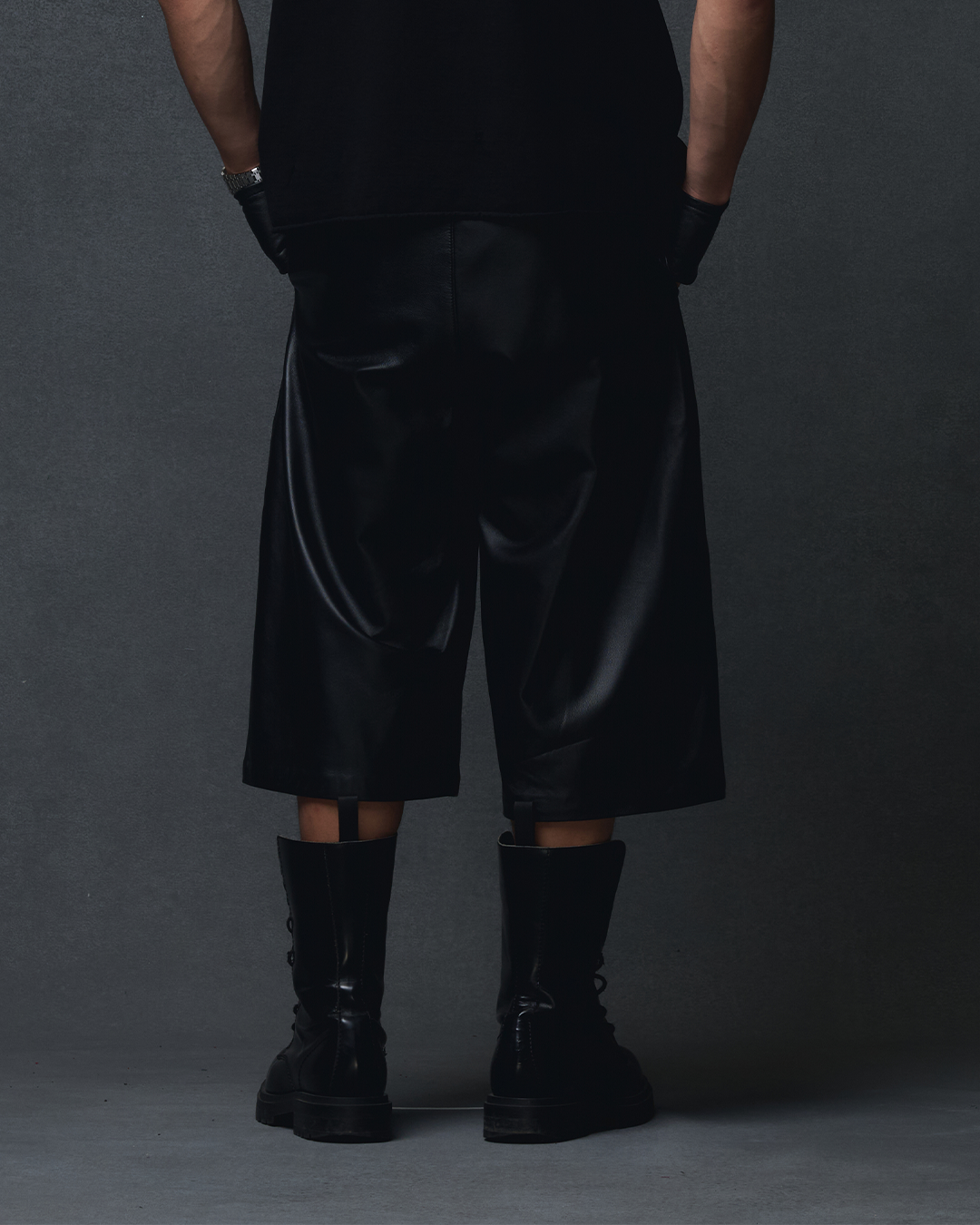 LEATHER LONG SHORTS - BLACK