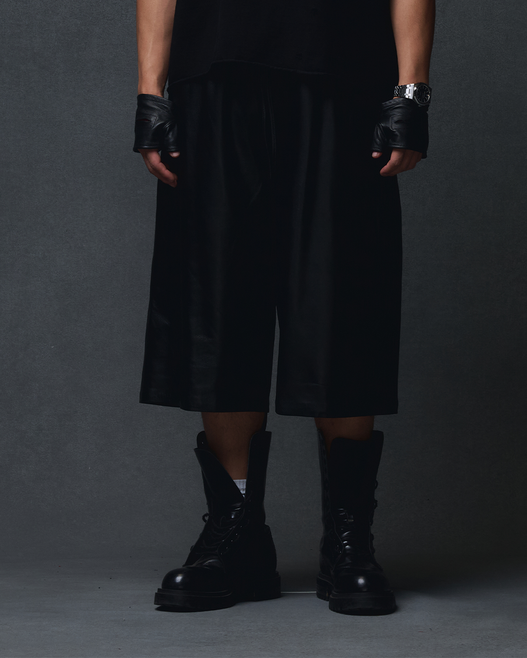 LEATHER LONG SHORTS - BLACK