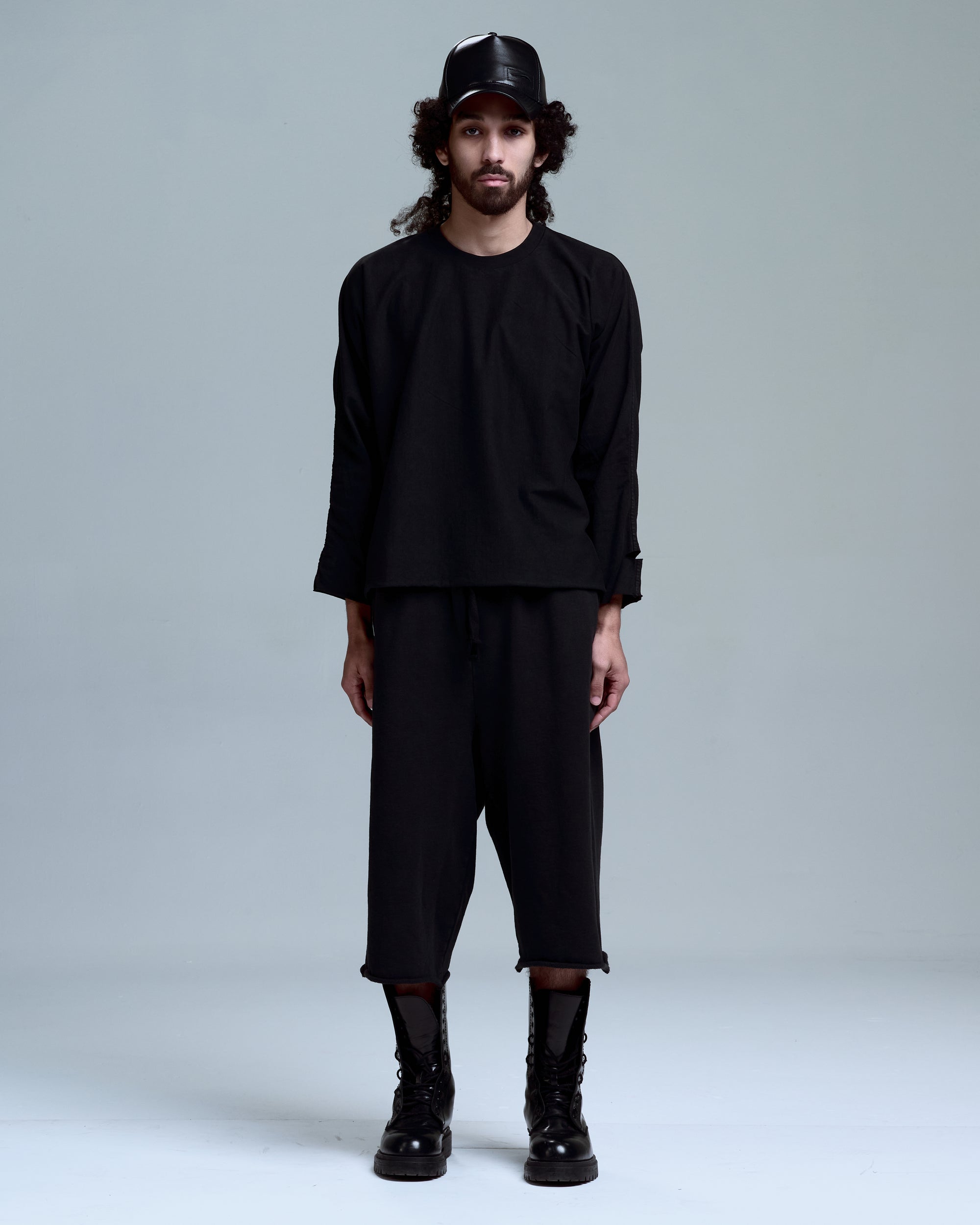 LONG SWEAT SHORT - BLACK