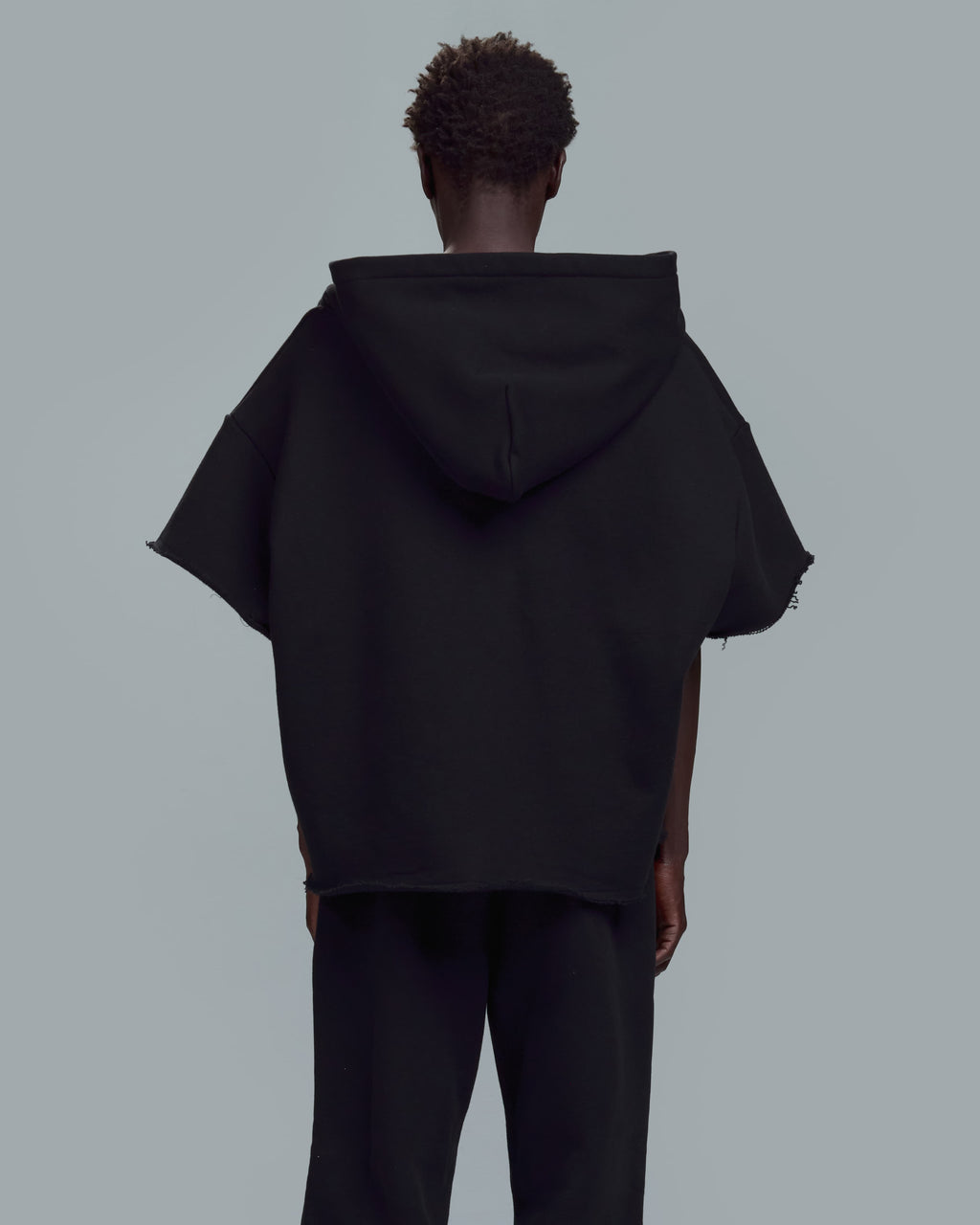 CUT OFF HOODIE - BLACK